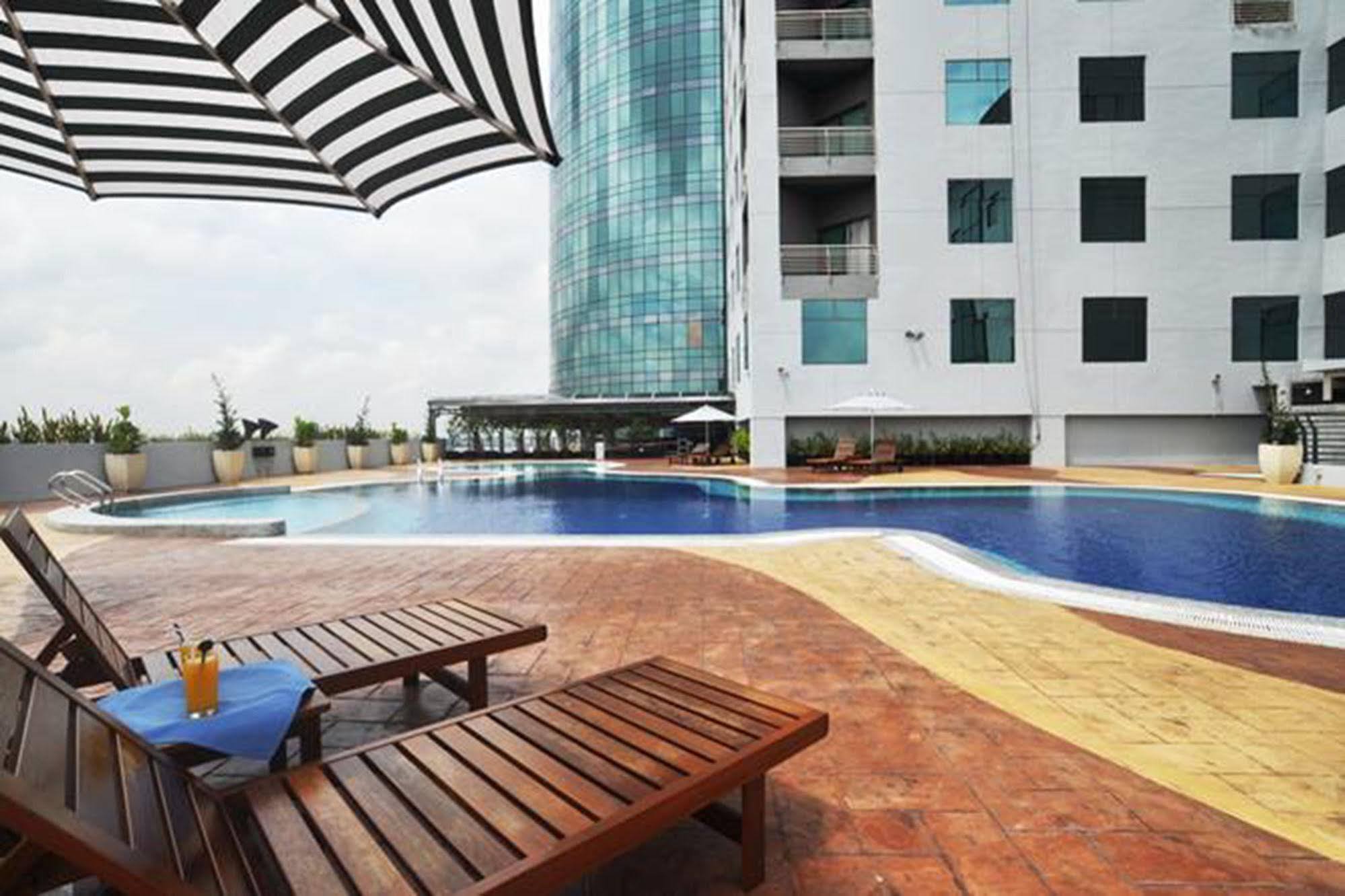 Gbw Hotel Johor Bahru Exterior foto
